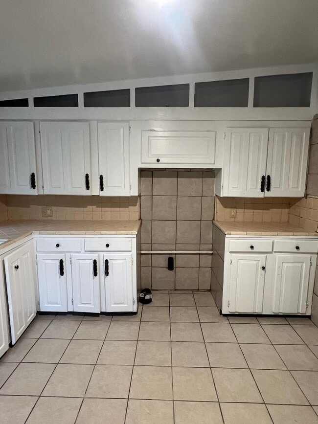 Building Photo - 601 Avenue D