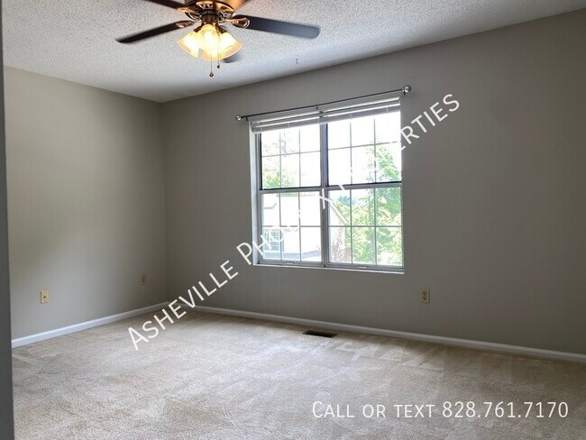 Building Photo - 141 Rocking Porch Ridge