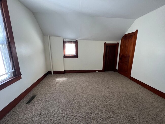 Building Photo - 1031-1033 S 11th St