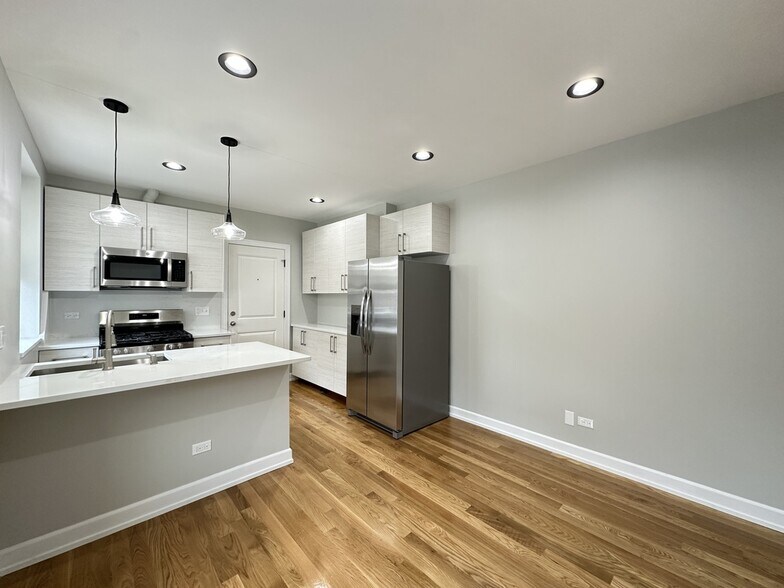 Building Photo - 234 S Maple Ave