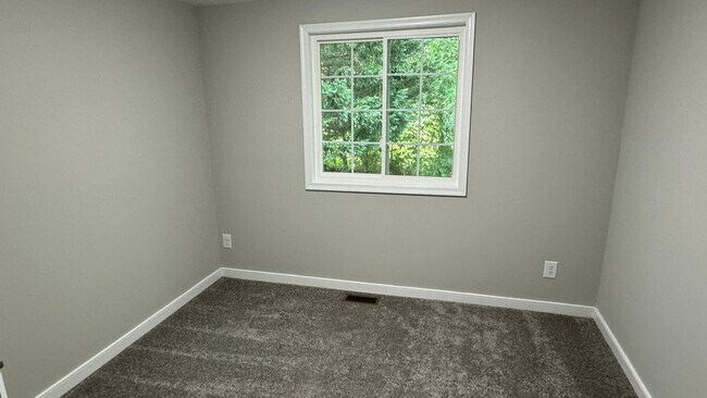 Building Photo - Town Home in Greenaire Woods