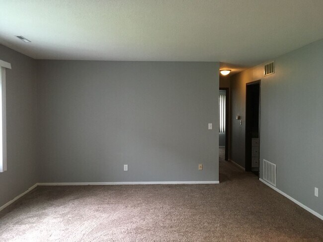 Interior Photo - Cobblestone Circle Apartments