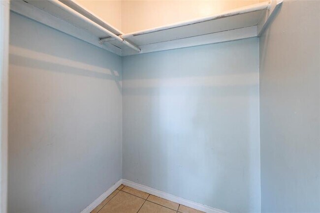 Building Photo - 6170 SW 43rd St