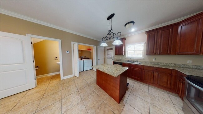 Building Photo - 5017 S Prien Lake Rd