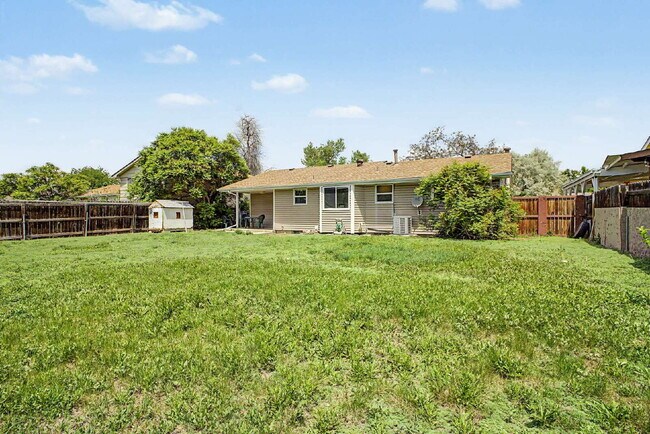 Building Photo - 2519 Danbury Dr