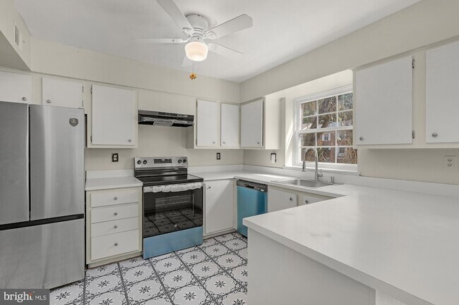 Building Photo - 10738 Bridlerein Terrace