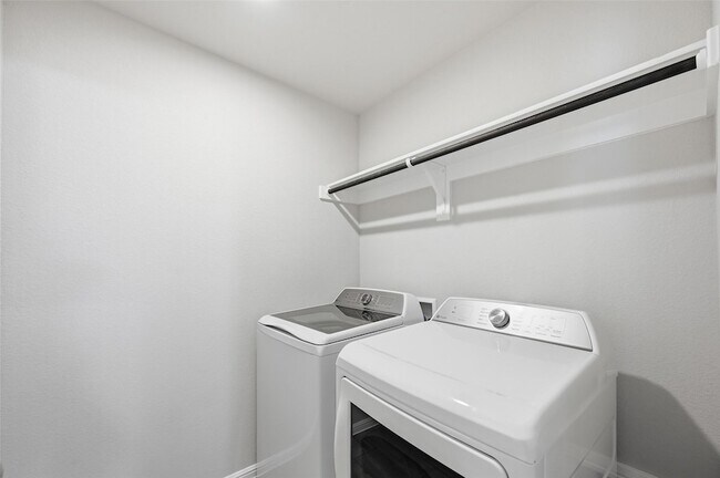 Building Photo - 501 Big Bnd Pkwy