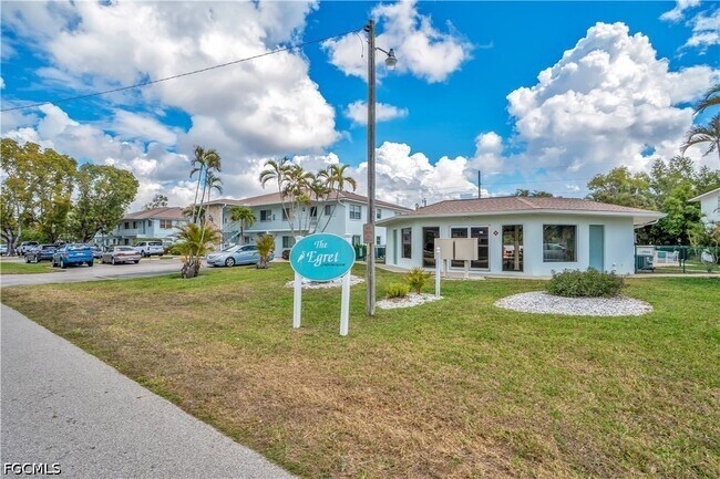 Building Photo - 203 SE 15th Pl