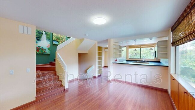 Building Photo - 123A Maunalua Ave