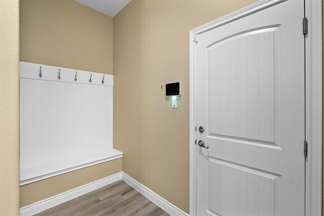 Building Photo - 163 Mount Ellen St