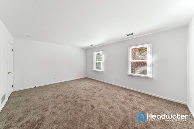 Building Photo - House for Rent in Coatesville