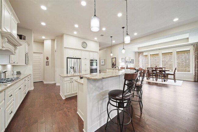 Building Photo - 9510 Spring Rose Dr
