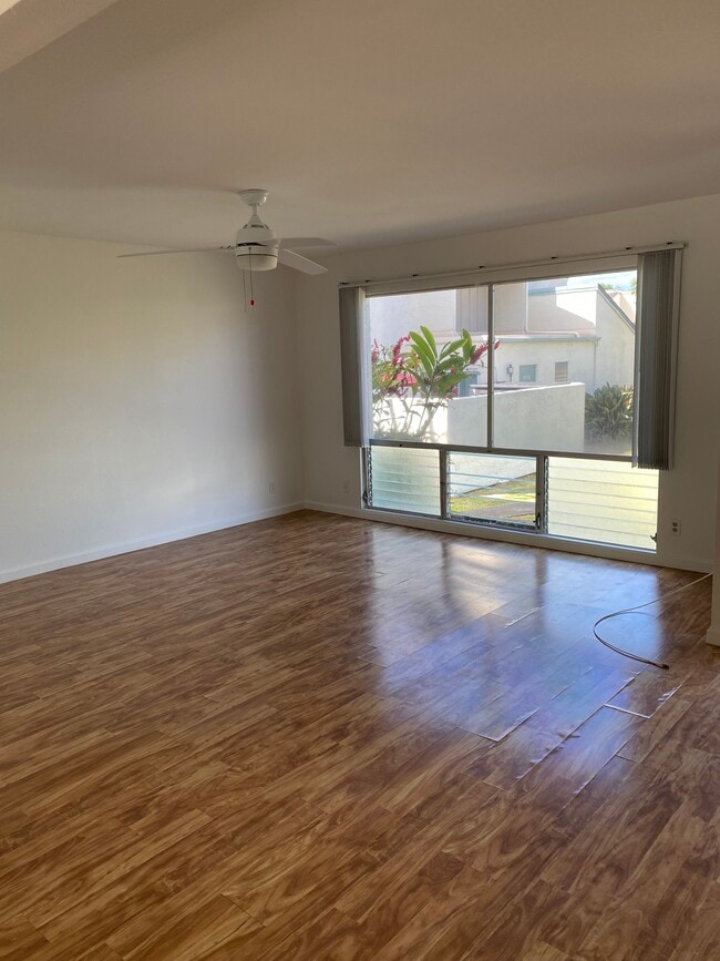 Building Photo - 147 Oko St