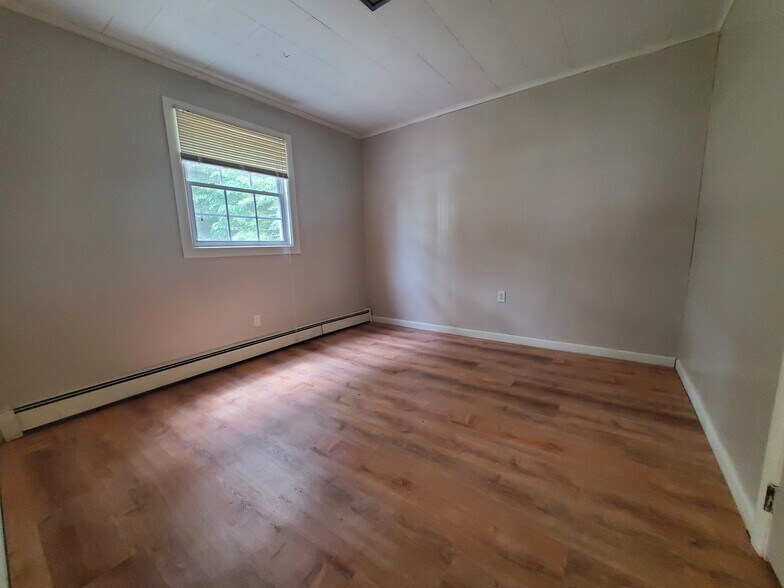 Building Photo - 118 Gamage Ave