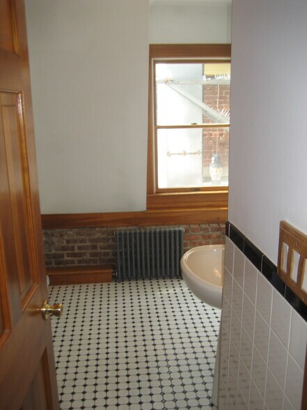 Building Photo - 81 South St
