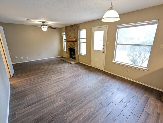 Building Photo - 8608 Dandelion Trail