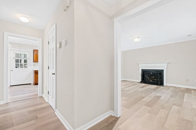 Building Photo - 3-Bedroom Home for in Cary – Close to Downtown!