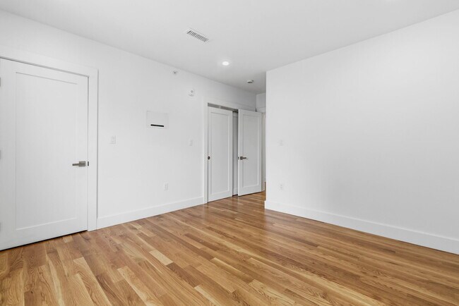 Building Photo - 6 Devine Wy
