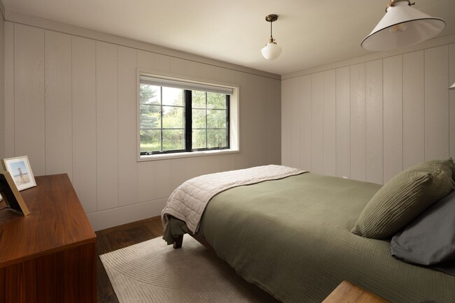 Building Photo - Soul of The old Bozeman with the conveniences of modern design with flexible lease dates