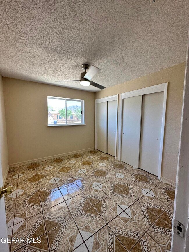 Building Photo - 9020 Mt Shasta Dr