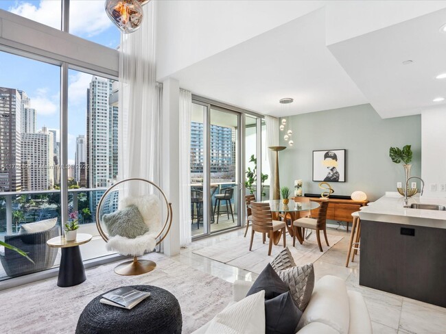 Building Photo - 200 Biscayne Blvd Way