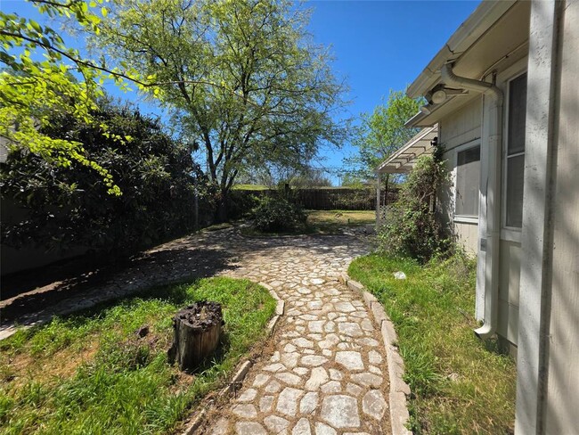 Building Photo - 5405 Alexis Cove