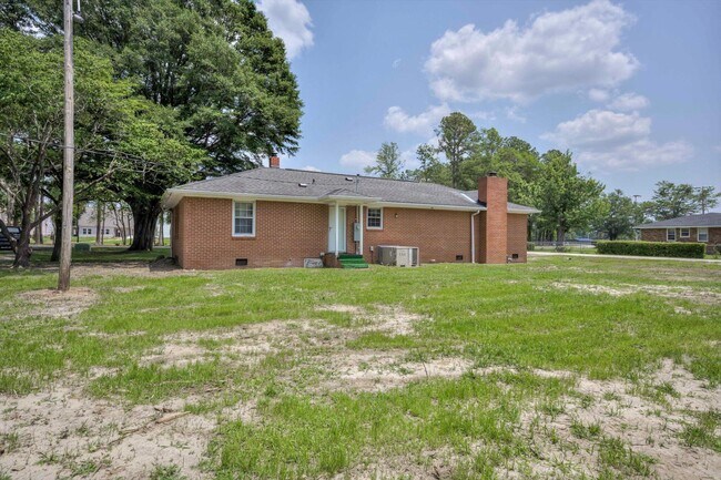 Building Photo - 417 Old Airport Rd