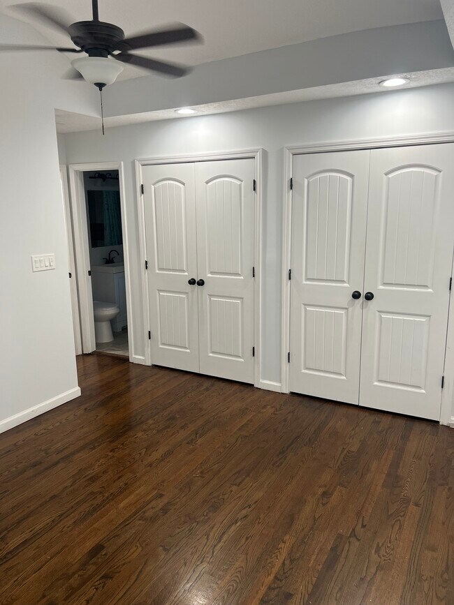 Building Photo - 9316 Fairwood Dr