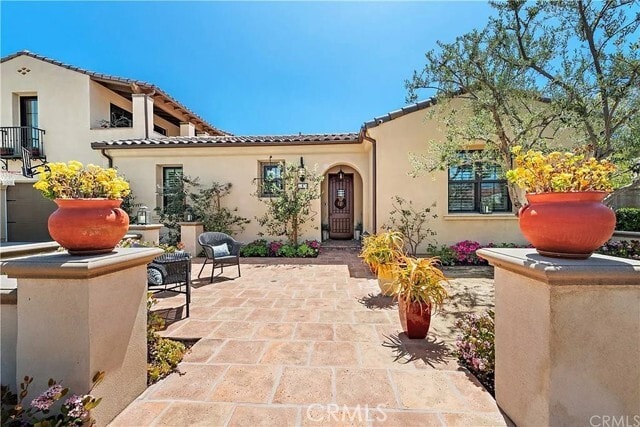 Building Photo - 9 Paniolo Rd