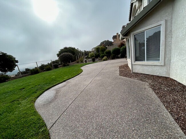 Building Photo - HUGE LAS PALMAS 2 HOUSE!