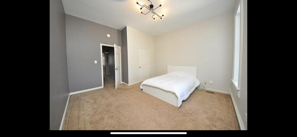 Building Photo - 2862 McNair Ave