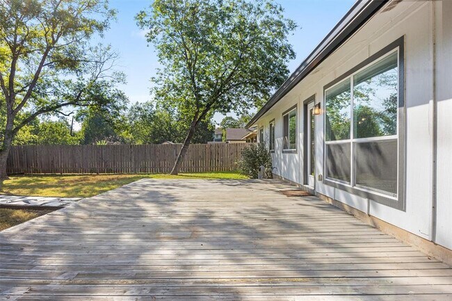 Building Photo - 7718 Croftwood Dr