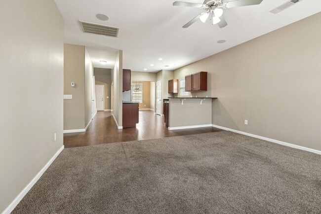 Building Photo - 3 Bedroom 3 Bath Home in Mt Juliet Now Lea...