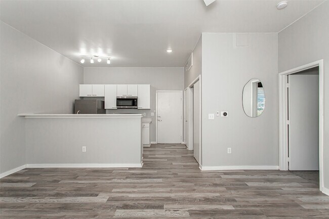 Building Photo - 3015 Bryan St