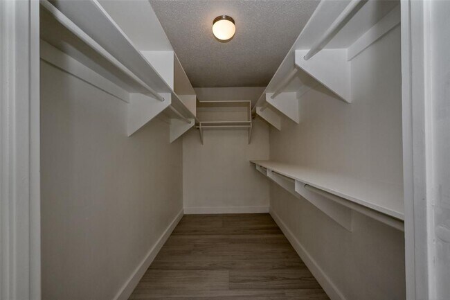 Building Photo - 5001 Woodway Dr