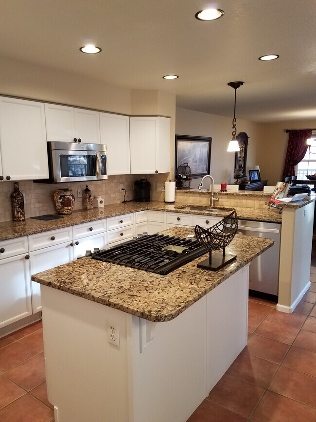 Building Photo - 9484 Southern Hills Cir.