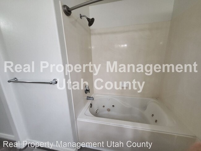 Building Photo - 3 br, 2 bath House - 518 S 2150 W Apt. 304