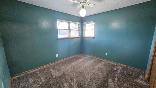 Building Photo - 1008 W Silver Meadow Dr