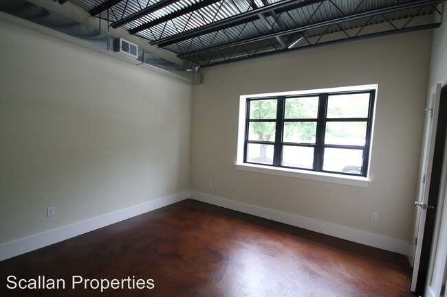 Building Photo - 1700 Valley Ave