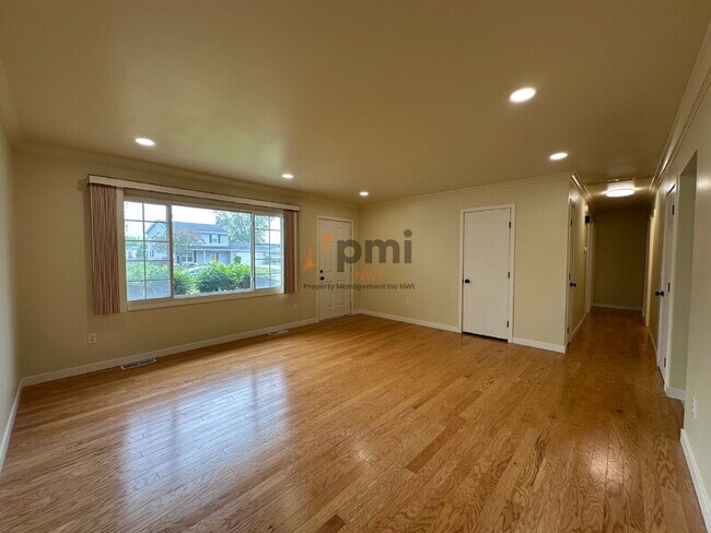 Building Photo - 2836 W 63rd Ln