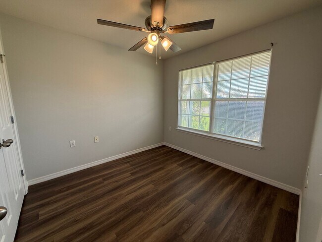 Building Photo - Pensacola - Springfield - 3 bedroom, 2 bathroom