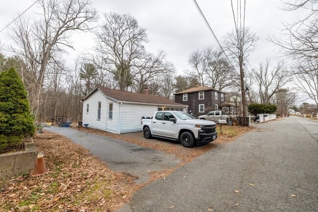 Building Photo - 22 Nickerson Ave