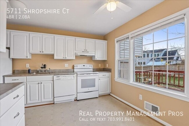 Building Photo - 5711 Shropshire Ct