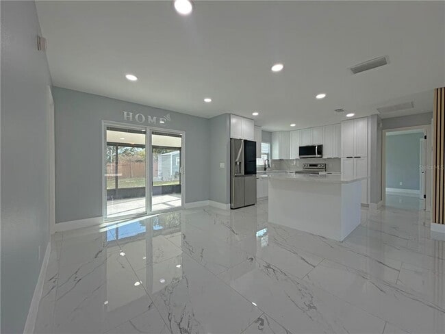 Building Photo - 1384 Valhalla St