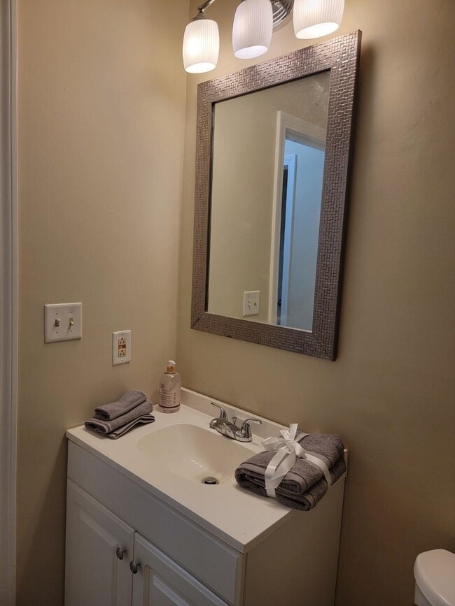 Building Photo - 3 Autumn Leaf Dr