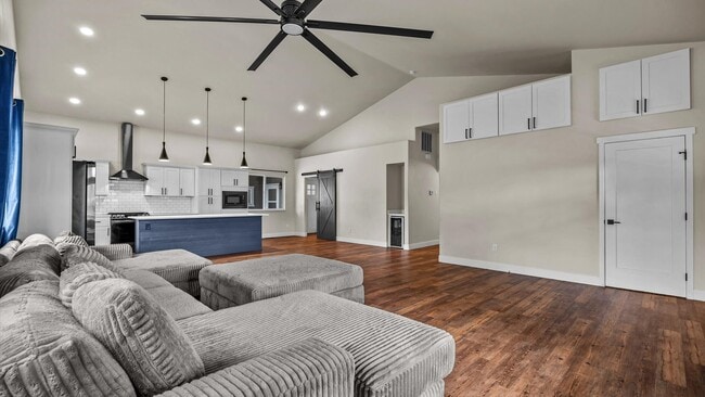 Building Photo - 3312-E 1/4 E 1/4 Rd