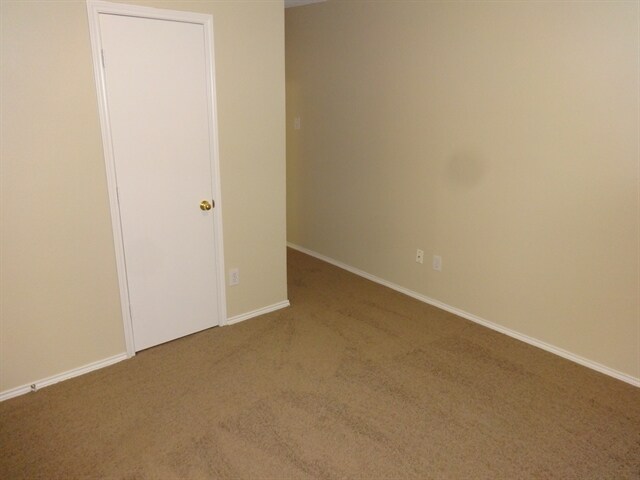 Building Photo - 721 Stonebrooke Dr
