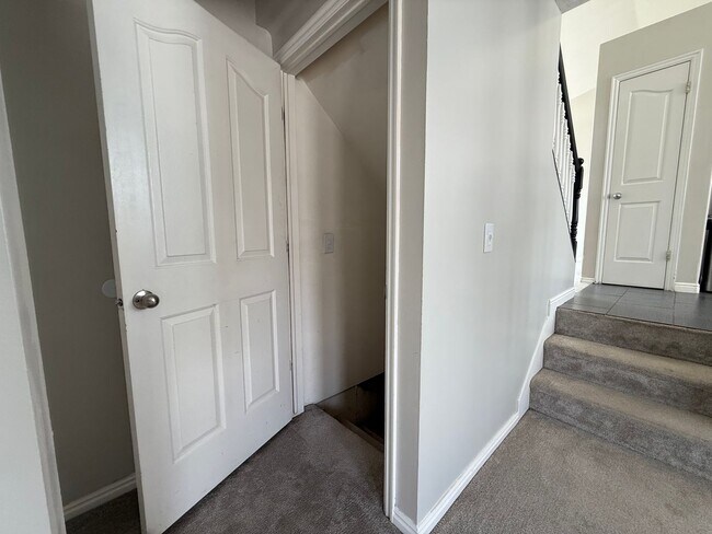 Building Photo - Updated Home in Draper!