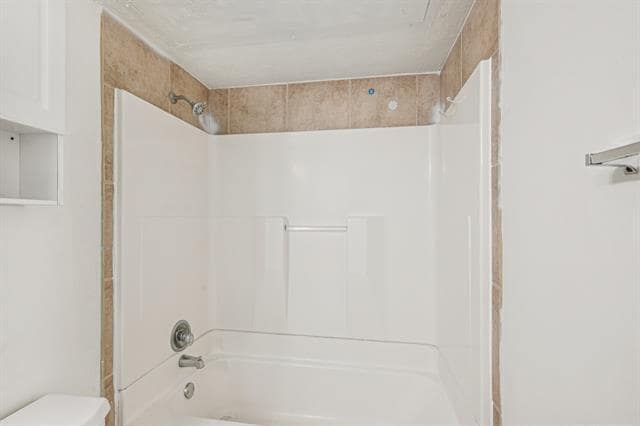 Building Photo - 9910 Royal Ln