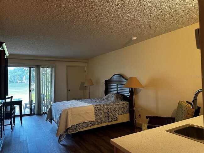 Building Photo - 29129 Bay Hollow Dr